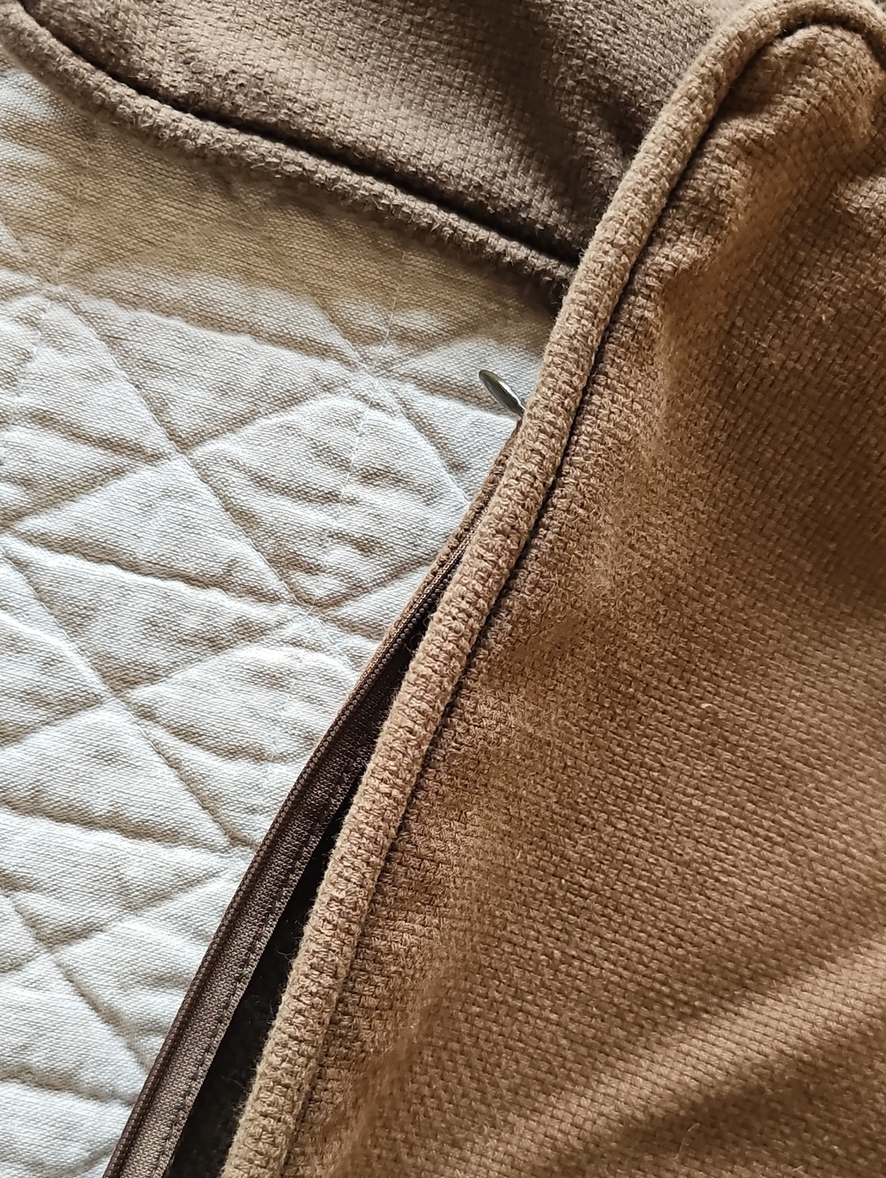4 Pottery Barn Pillow Covers 2 Shades Of Brown 18 X 18 - Picture 5 of 6
